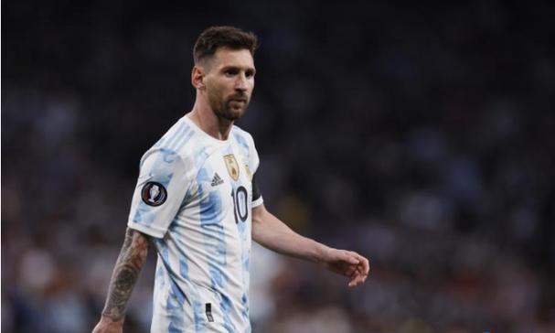 2025年阿玛尼男士香水哪款好？精选6款热门香水测评：寄情、CODE系列全解析，附价格参考，教你选出最适合自己的味道！